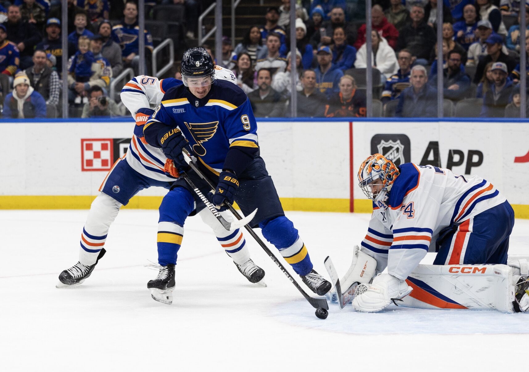 Blues take on the Oilers